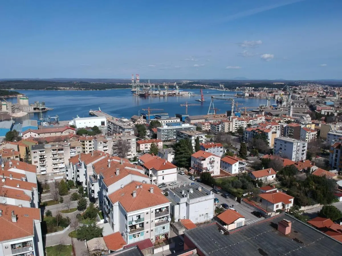 Apartment Lungomare Pula 0*,